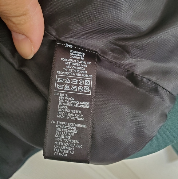 Cropped Green Blazer - Picture 4 of 6